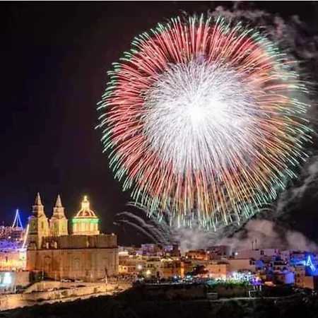 Tan-nanniet Penthouse In Lägenhet *