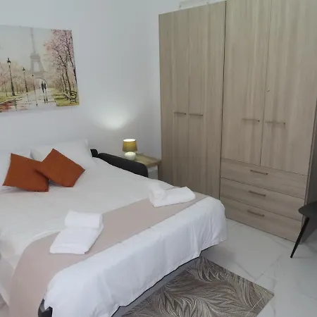 Tan-nanniet Penthouse In Dingli