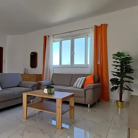 Tan-nanniet Penthouse In *