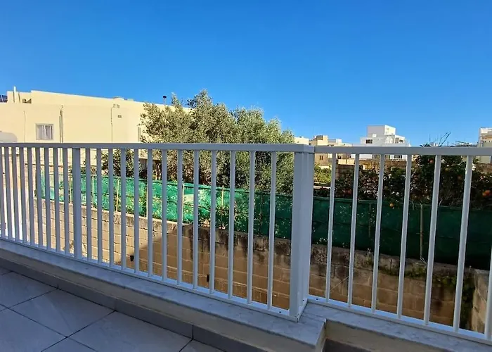 Tan-nanniet Penthouse In アパート Dingli